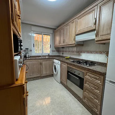 Arenales Del Sol, Familiar Con Piscina, Parking Y Playa A 5 Minutos